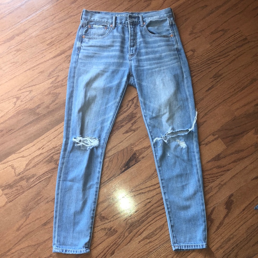 American Eagle High Waist Destroyed Jeans sz 2
